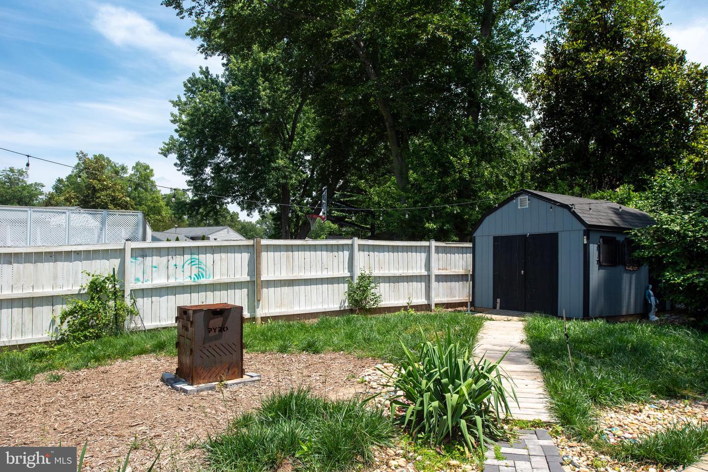8827 CAMFIELD DR, ALEXANDRIA, Virginia 22308, 4 Bedrooms Bedrooms, ,3 BathroomsBathrooms,Residential,For sale,8827 CAMFIELD DR,VAFX2247450 MLS # VAFX2247450