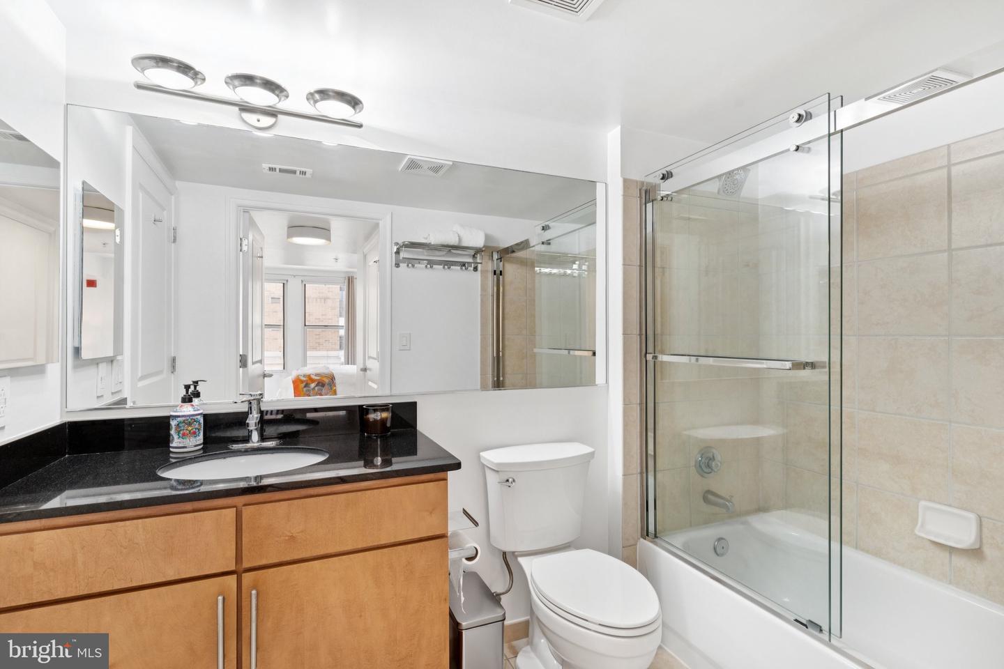 915 E ST NW #1103, WASHINGTON, District Of Columbia 20004, 1 Bedroom Bedrooms, ,1 BathroomBathrooms,Residential,For sale,915 E ST NW #1103,DCDC2205758 MLS # DCDC2205758