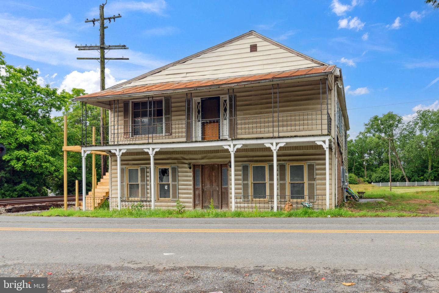 90 BENTONVILLE RD, BENTONVILLE, Virginia 22610, 3 Bedrooms Bedrooms, ,1 BathroomBathrooms,Residential,For sale,90 BENTONVILLE RD,VAWR2011478 MLS # VAWR2011478