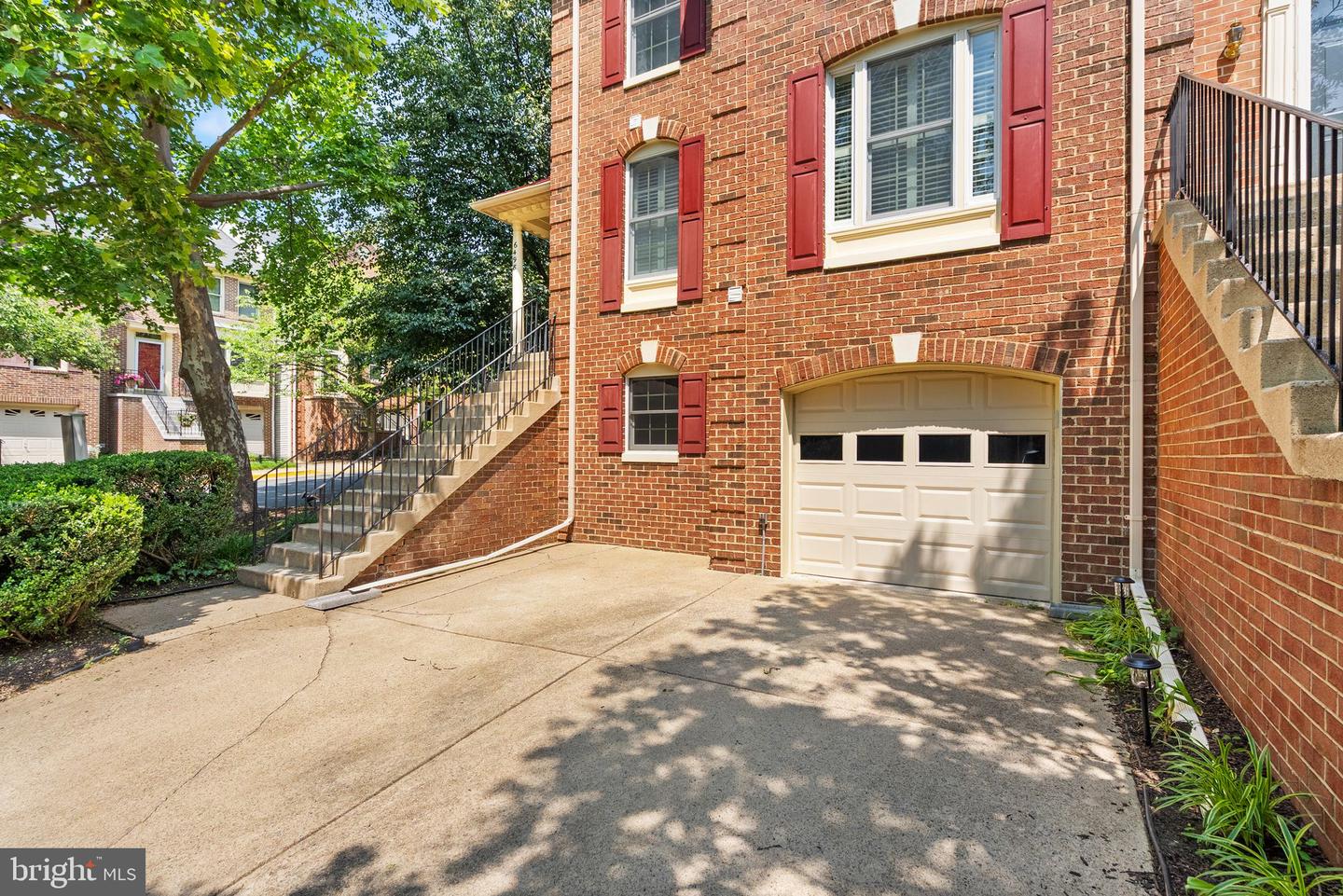 6498 MILVA LN, SPRINGFIELD, Virginia 22150, 3 Bedrooms Bedrooms, ,2 BathroomsBathrooms,Residential,For sale,6498 MILVA LN,VAFX2247982 MLS # VAFX2247982