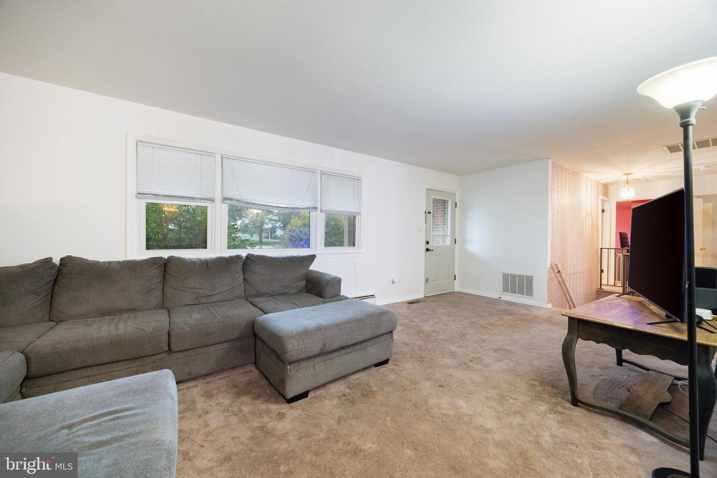 22286 SENEDO RD, EDINBURG, Virginia 22824, 3 Bedrooms Bedrooms, ,2 BathroomsBathrooms,Residential,For sale,22286 SENEDO RD,VASH2011734 MLS # VASH2011734