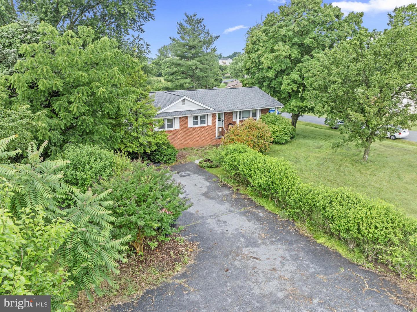 22286 SENEDO RD, EDINBURG, Virginia 22824, 3 Bedrooms Bedrooms, ,2 BathroomsBathrooms,Residential,For sale,22286 SENEDO RD,VASH2011734 MLS # VASH2011734