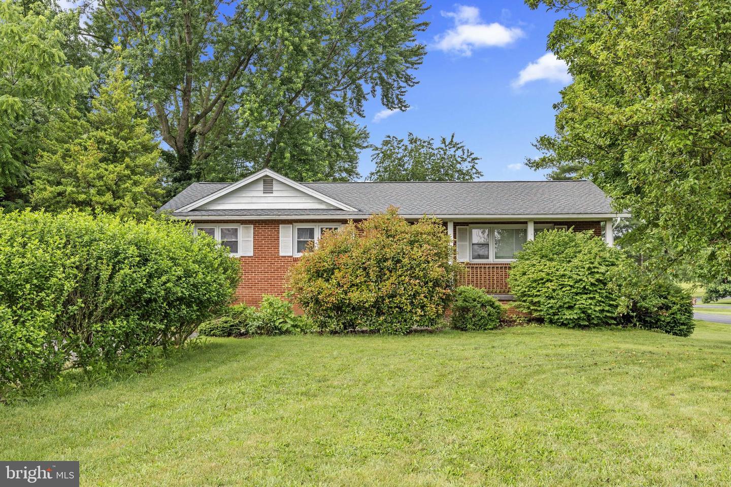 22286 SENEDO RD, EDINBURG, Virginia 22824, 3 Bedrooms Bedrooms, ,2 BathroomsBathrooms,Residential,For sale,22286 SENEDO RD,VASH2011734 MLS # VASH2011734