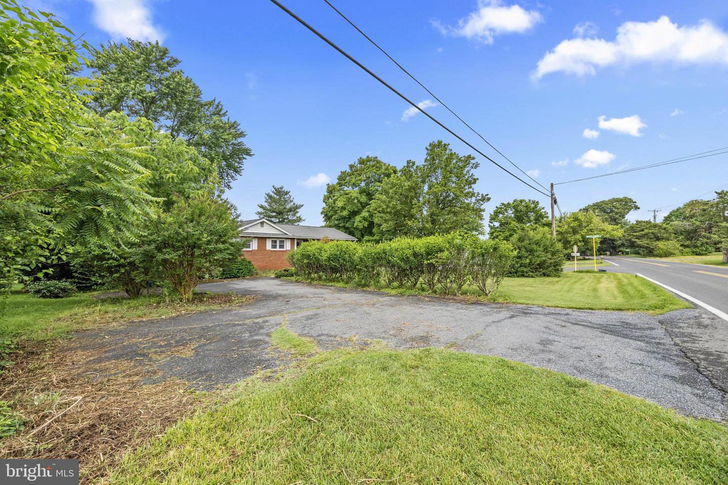 22286 SENEDO RD, EDINBURG, Virginia 22824, 3 Bedrooms Bedrooms, ,2 BathroomsBathrooms,Residential,For sale,22286 SENEDO RD,VASH2011734 MLS # VASH2011734