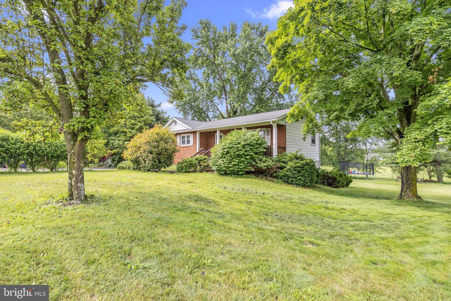 22286 SENEDO RD, EDINBURG, Virginia 22824, 3 Bedrooms Bedrooms, ,2 BathroomsBathrooms,Residential,For sale,22286 SENEDO RD,VASH2011734 MLS # VASH2011734