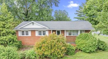 22286 SENEDO RD, EDINBURG, Virginia 22824, 3 Bedrooms Bedrooms, ,2 BathroomsBathrooms,Residential,For sale,22286 SENEDO RD,VASH2011734 MLS # VASH2011734