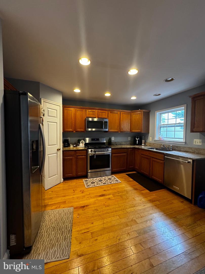 6813 AVALON ISLE WAY, GAINESVILLE, Virginia 20155, 4 Bedrooms Bedrooms, ,3 BathroomsBathrooms,Residential,For sale,6813 AVALON ISLE WAY,VAPW2097288 MLS # VAPW2097288