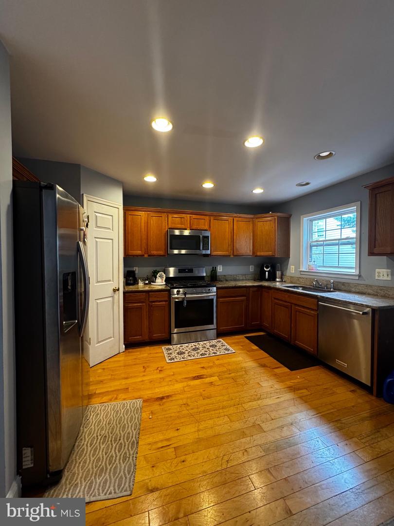 6813 AVALON ISLE WAY, GAINESVILLE, Virginia 20155, 4 Bedrooms Bedrooms, ,3 BathroomsBathrooms,Residential,For sale,6813 AVALON ISLE WAY,VAPW2097288 MLS # VAPW2097288