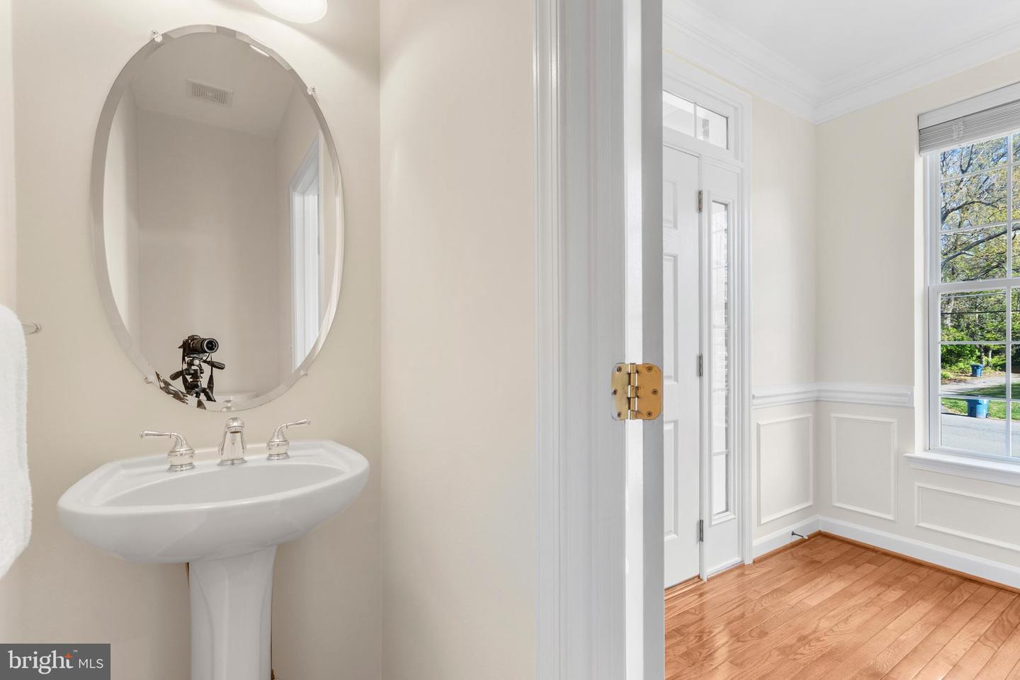4509 RHETT LN, FAIRFAX, Virginia 22030, 4 Bedrooms Bedrooms, ,3 BathroomsBathrooms,Residential,For sale,4509 RHETT LN,VAFX2248168 MLS # VAFX2248168