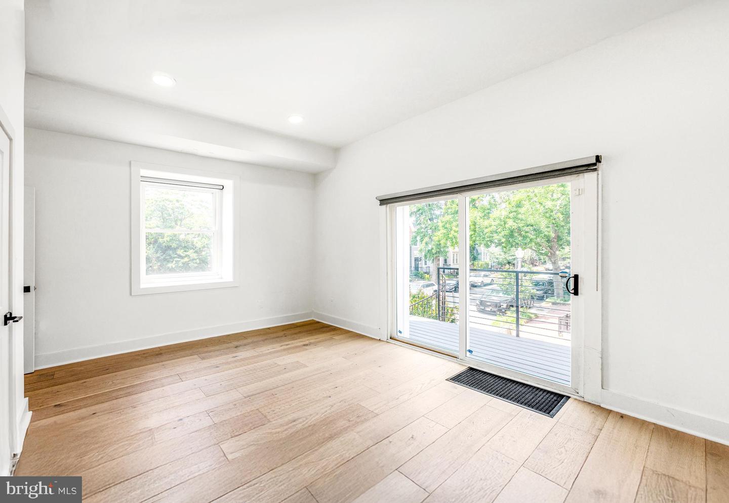 1922 1ST ST NW #B, WASHINGTON, District Of Columbia 20001, 3 Bedrooms Bedrooms, ,3 BathroomsBathrooms,Residential,For sale,1922 1ST ST NW #B,DCDC2206234 MLS # DCDC2206234