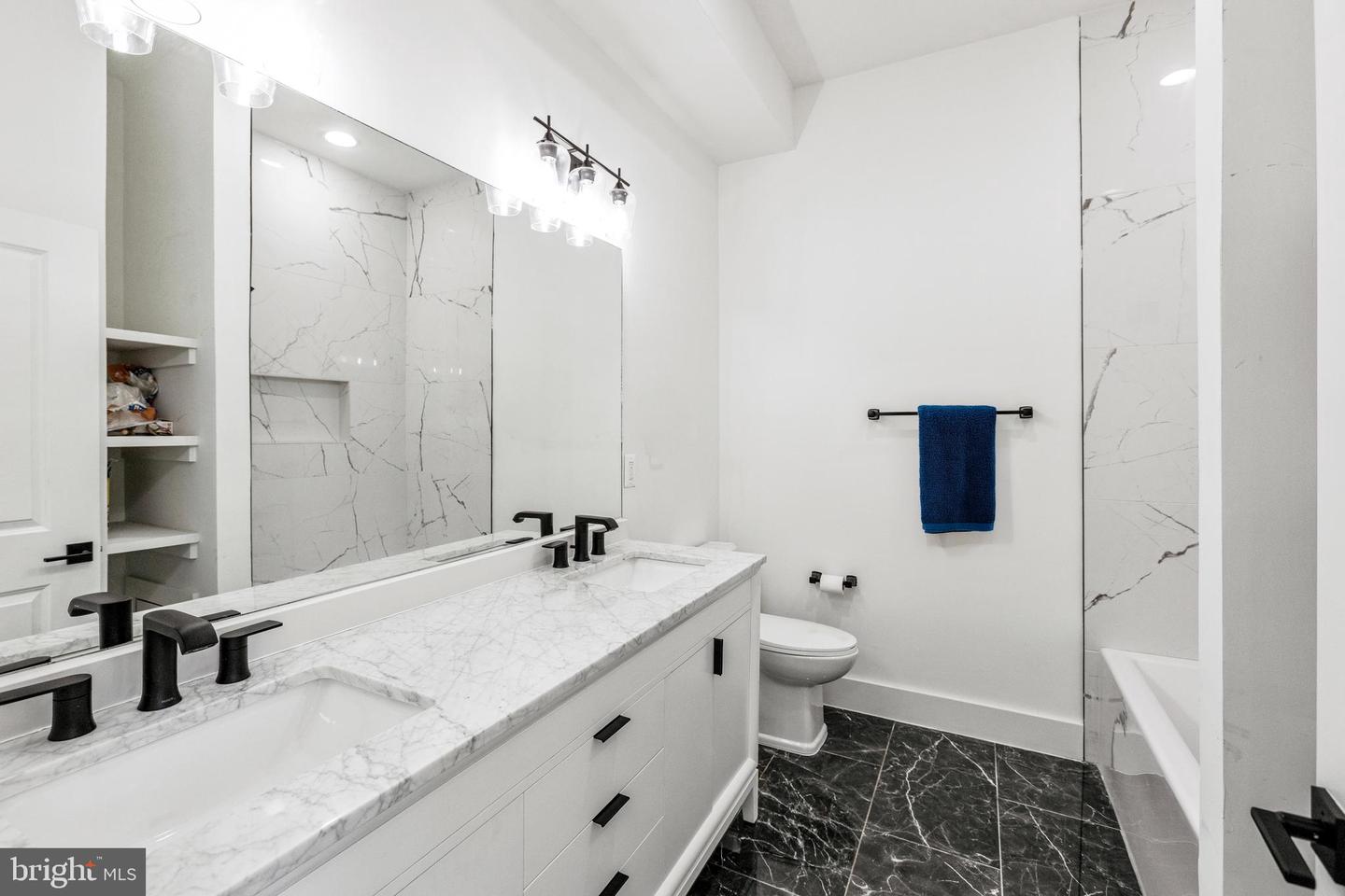 1922 1ST ST NW #B, WASHINGTON, District Of Columbia 20001, 3 Bedrooms Bedrooms, ,3 BathroomsBathrooms,Residential,For sale,1922 1ST ST NW #B,DCDC2206234 MLS # DCDC2206234