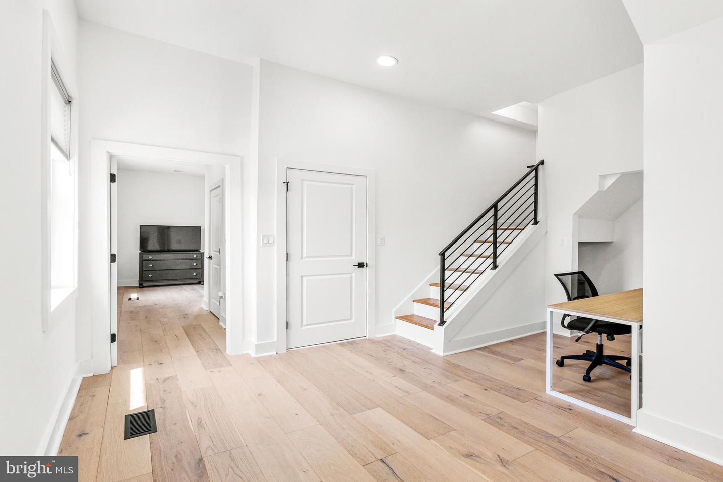 1922 1ST ST NW #B, WASHINGTON, District Of Columbia 20001, 3 Bedrooms Bedrooms, ,3 BathroomsBathrooms,Residential,For sale,1922 1ST ST NW #B,DCDC2206234 MLS # DCDC2206234