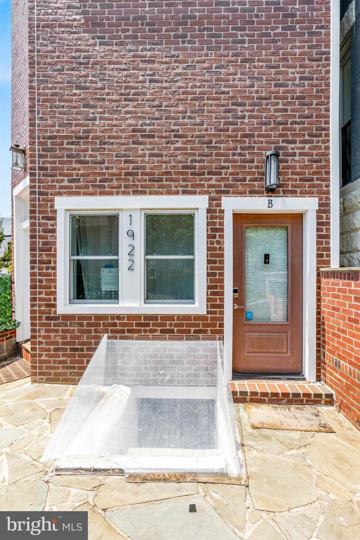 1922 1ST ST NW #B, WASHINGTON, District Of Columbia 20001, 3 Bedrooms Bedrooms, ,3 BathroomsBathrooms,Residential,For sale,1922 1ST ST NW #B,DCDC2206234 MLS # DCDC2206234