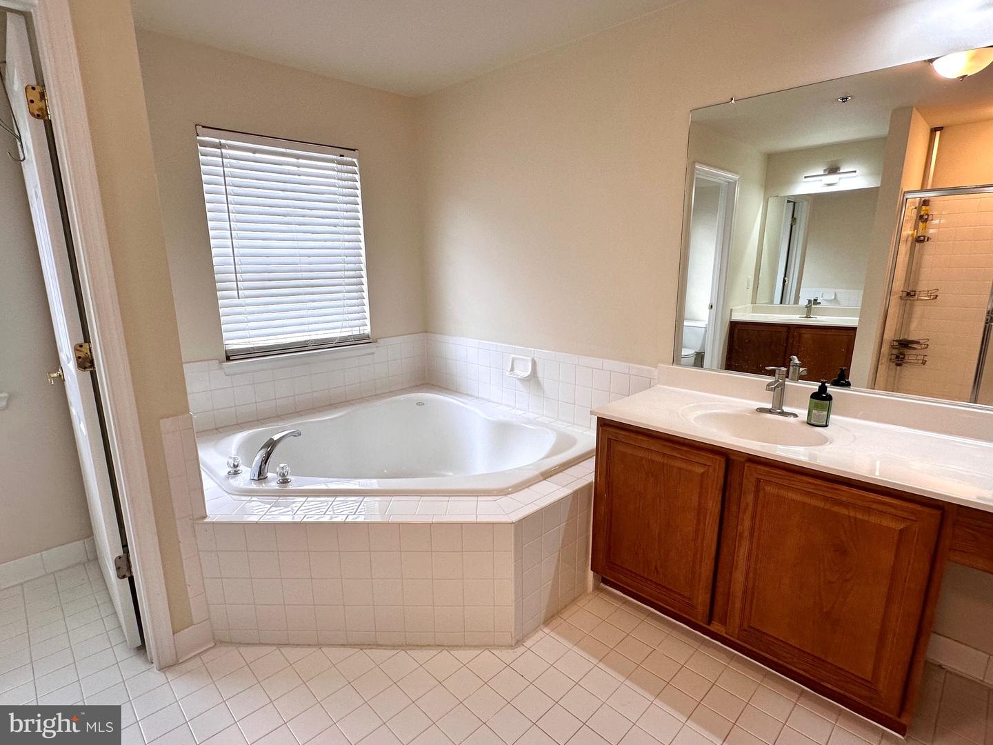 8980 HARROVER PL #80B, LORTON, Virginia 22079, 3 Bedrooms Bedrooms, ,2 BathroomsBathrooms,Residential,For sale,8980 HARROVER PL #80B,VAFX2248246 MLS # VAFX2248246