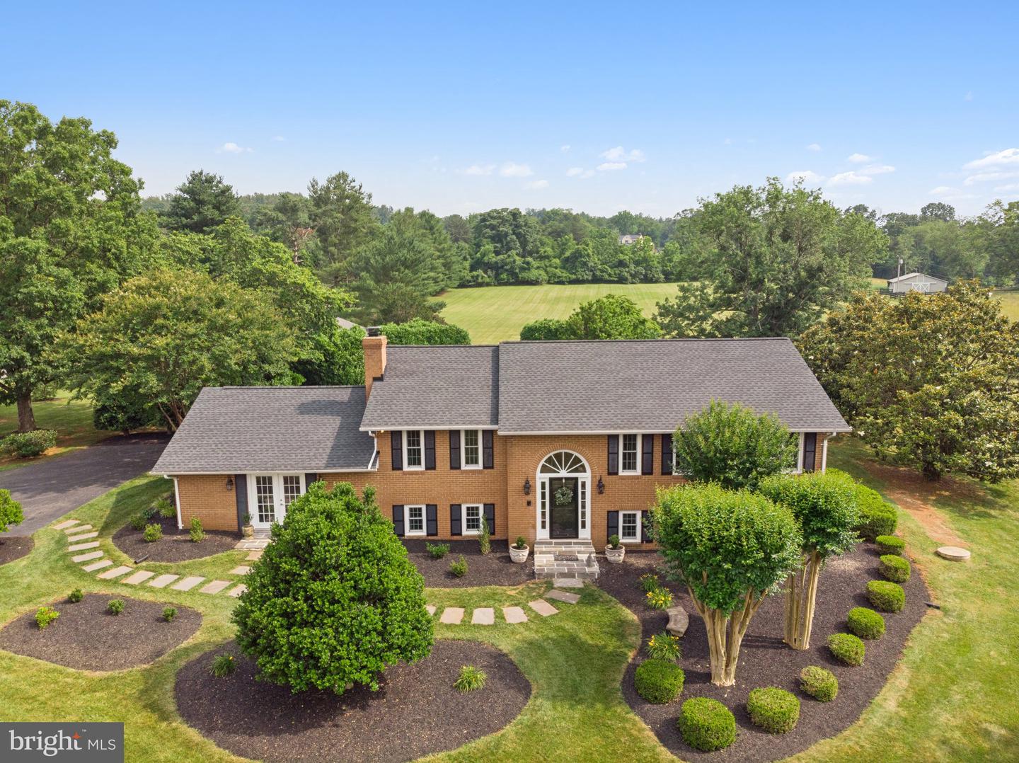 9019 OLD WATERLOO RD, WARRENTON, Virginia 20186, 5 Bedrooms Bedrooms, 10 Rooms Rooms,3 BathroomsBathrooms,Residential,For sale,9019 OLD WATERLOO RD,VAFQ2017098 MLS # VAFQ2017098