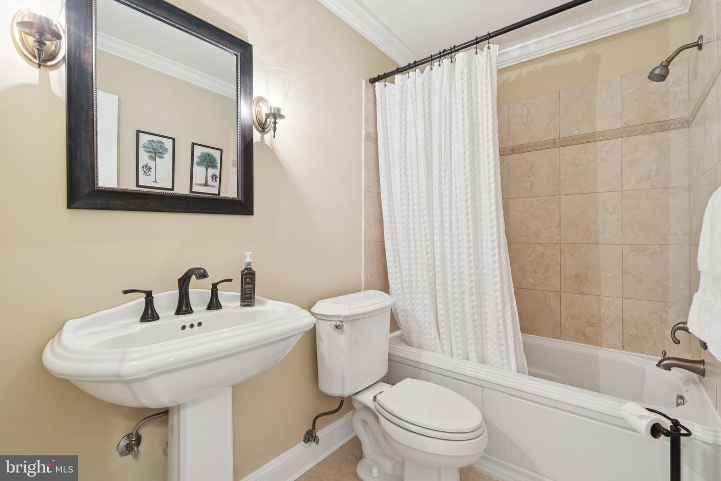 9019 OLD WATERLOO RD, WARRENTON, Virginia 20186, 5 Bedrooms Bedrooms, 10 Rooms Rooms,3 BathroomsBathrooms,Residential,For sale,9019 OLD WATERLOO RD,VAFQ2017098 MLS # VAFQ2017098