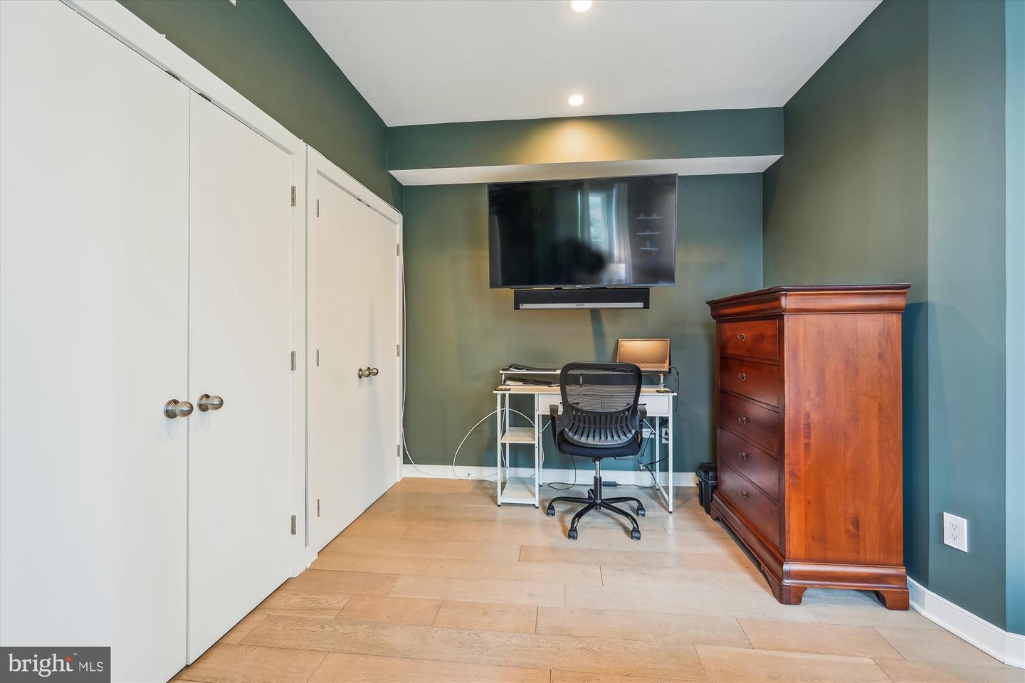 3240 HIATT PL NW #4, WASHINGTON, District Of Columbia 20010, 2 Bedrooms Bedrooms, ,2 BathroomsBathrooms,Residential,For sale,3240 HIATT PL NW #4,DCDC2206284 MLS # DCDC2206284
