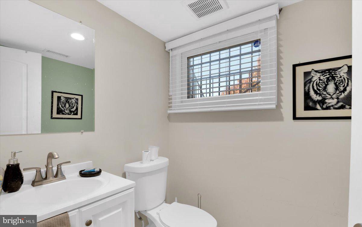 2323 POMEROY RD SE, WASHINGTON, District Of Columbia 20020, 2 Bedrooms Bedrooms, ,1 BathroomBathrooms,Residential,For sale,2323 POMEROY RD SE,DCDC2206294 MLS # DCDC2206294