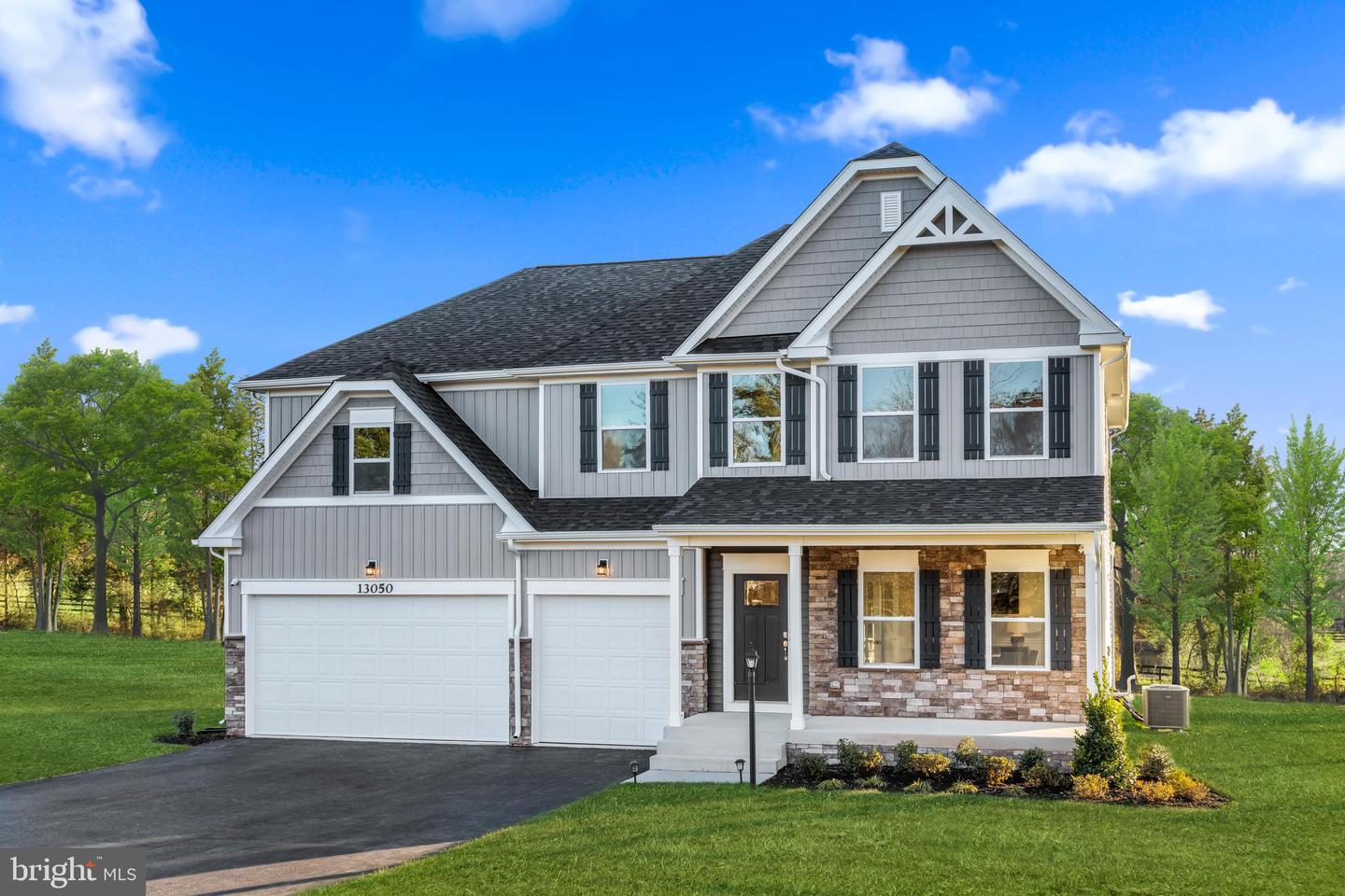 121 LILLIAN CT, FREDERICKSBURG, Virginia 22406, 4 Bedrooms Bedrooms, ,3 BathroomsBathrooms,Residential,For sale,121 LILLIAN CT,VAST2039974 MLS # VAST2039974