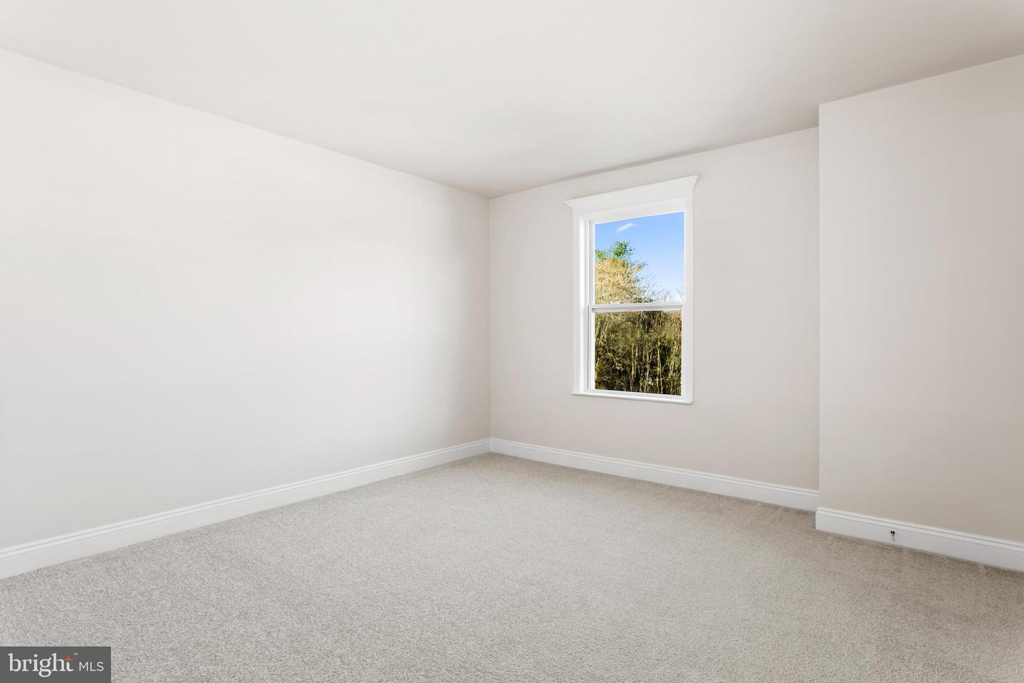 121 LILLIAN CT, FREDERICKSBURG, Virginia 22406, 4 Bedrooms Bedrooms, ,3 BathroomsBathrooms,Residential,For sale,121 LILLIAN CT,VAST2039974 MLS # VAST2039974
