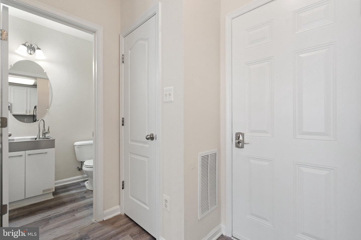 19278 HARLOW SQ, LEESBURG, Virginia 20176, 3 Bedrooms Bedrooms, ,2 BathroomsBathrooms,Residential,For sale,19278 HARLOW SQ,VALO2099906 MLS # VALO2099906