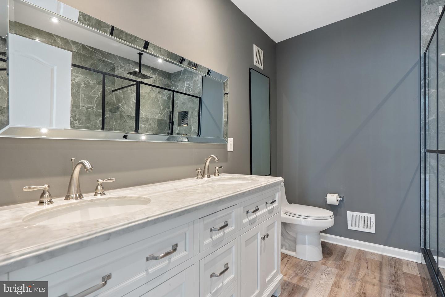 19278 HARLOW SQ, LEESBURG, Virginia 20176, 3 Bedrooms Bedrooms, ,2 BathroomsBathrooms,Residential,For sale,19278 HARLOW SQ,VALO2099906 MLS # VALO2099906