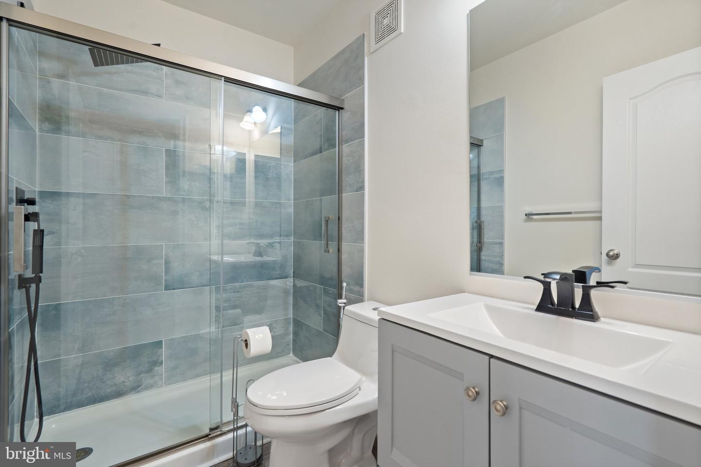 19278 HARLOW SQ, LEESBURG, Virginia 20176, 3 Bedrooms Bedrooms, ,2 BathroomsBathrooms,Residential,For sale,19278 HARLOW SQ,VALO2099906 MLS # VALO2099906