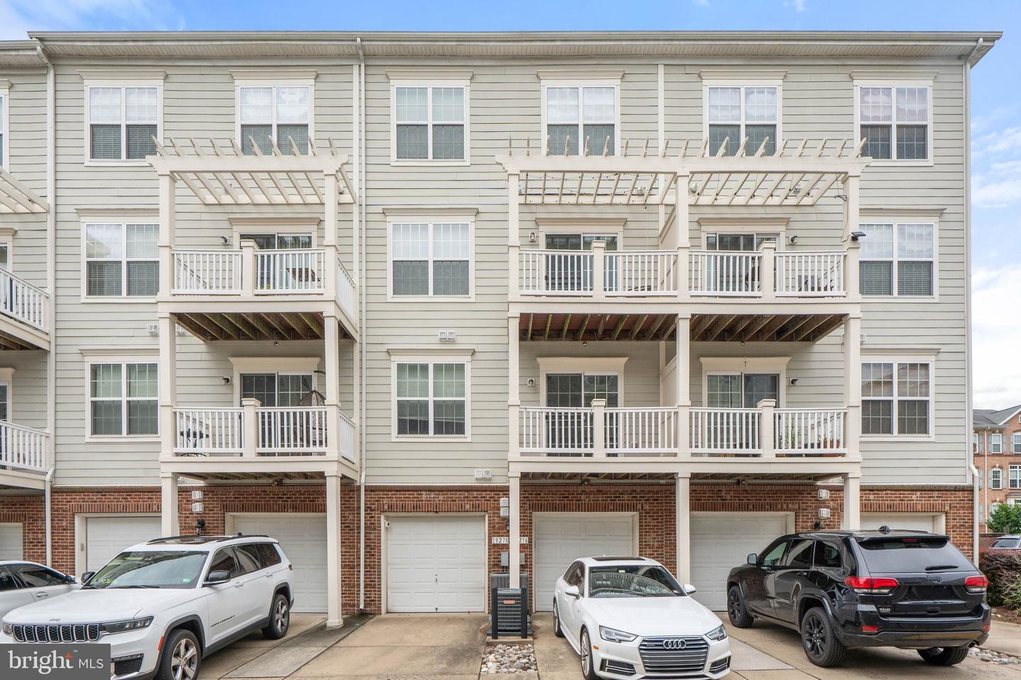 19278 HARLOW SQ, LEESBURG, Virginia 20176, 3 Bedrooms Bedrooms, ,2 BathroomsBathrooms,Residential,For sale,19278 HARLOW SQ,VALO2099906 MLS # VALO2099906