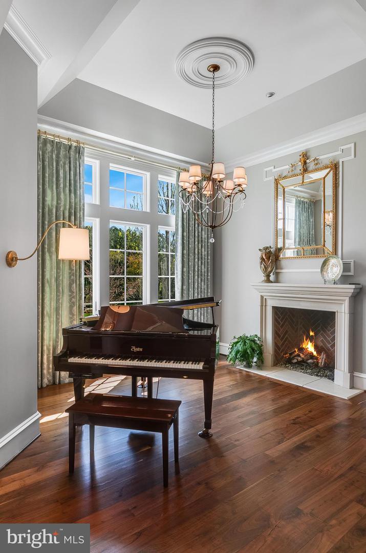 22577 CREIGHTON FARMS DR, LEESBURG, Virginia 20175, 5 Bedrooms Bedrooms, ,3 BathroomsBathrooms,Residential,For sale,22577 CREIGHTON FARMS DR,VALO2089520 MLS # VALO2089520