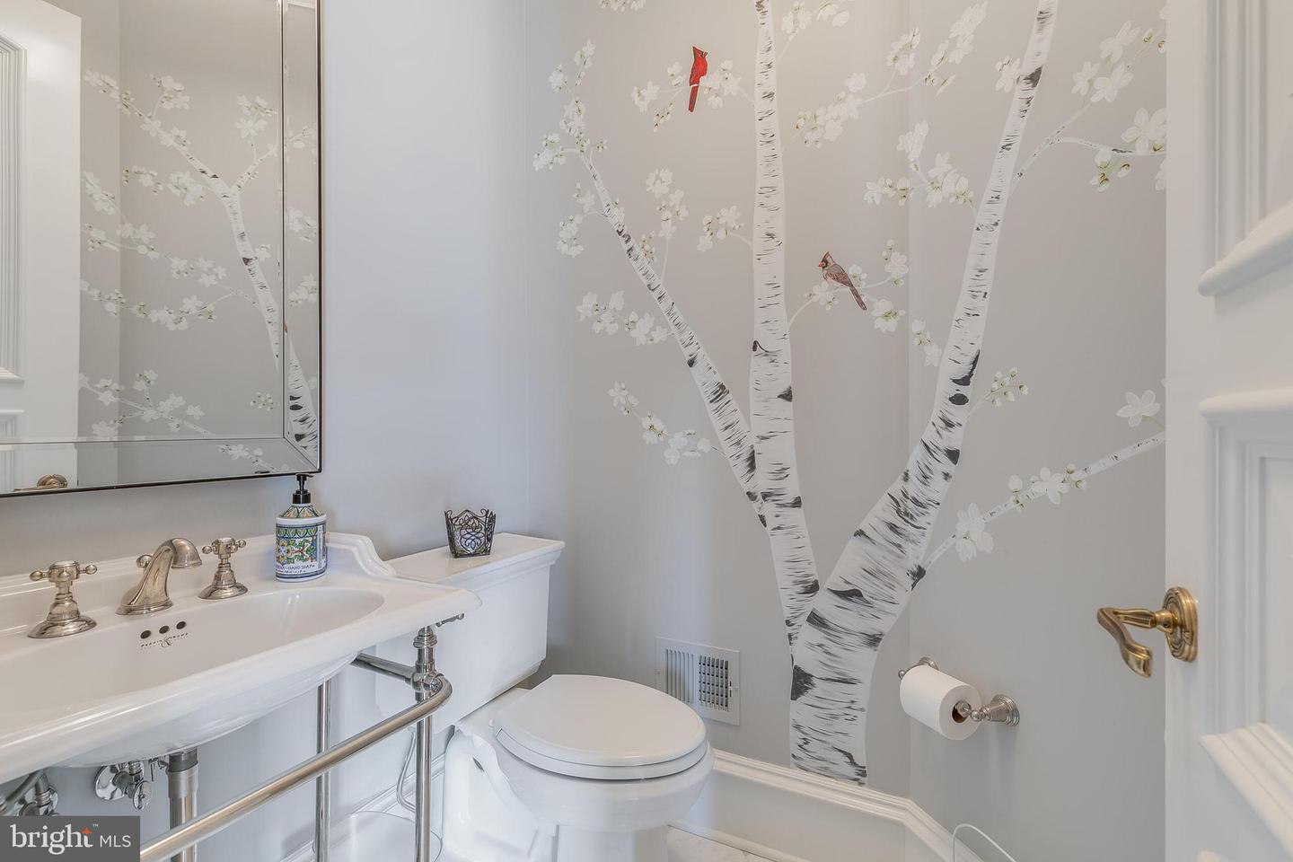 22577 CREIGHTON FARMS DR, LEESBURG, Virginia 20175, 5 Bedrooms Bedrooms, ,3 BathroomsBathrooms,Residential,For sale,22577 CREIGHTON FARMS DR,VALO2089520 MLS # VALO2089520