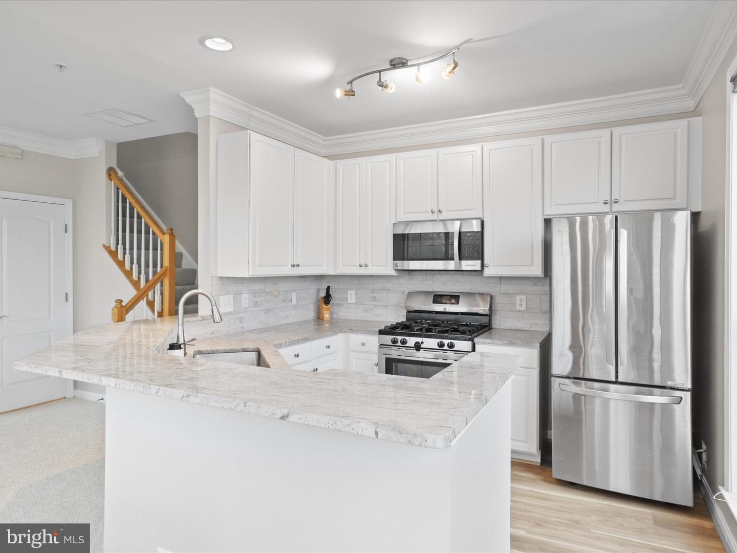 1909 KENWOOD AVE #303, ALEXANDRIA, Virginia 22302, 2 Bedrooms Bedrooms, ,2 BathroomsBathrooms,Residential,For sale,1909 KENWOOD AVE #303,VAAX2043868 MLS # VAAX2043868