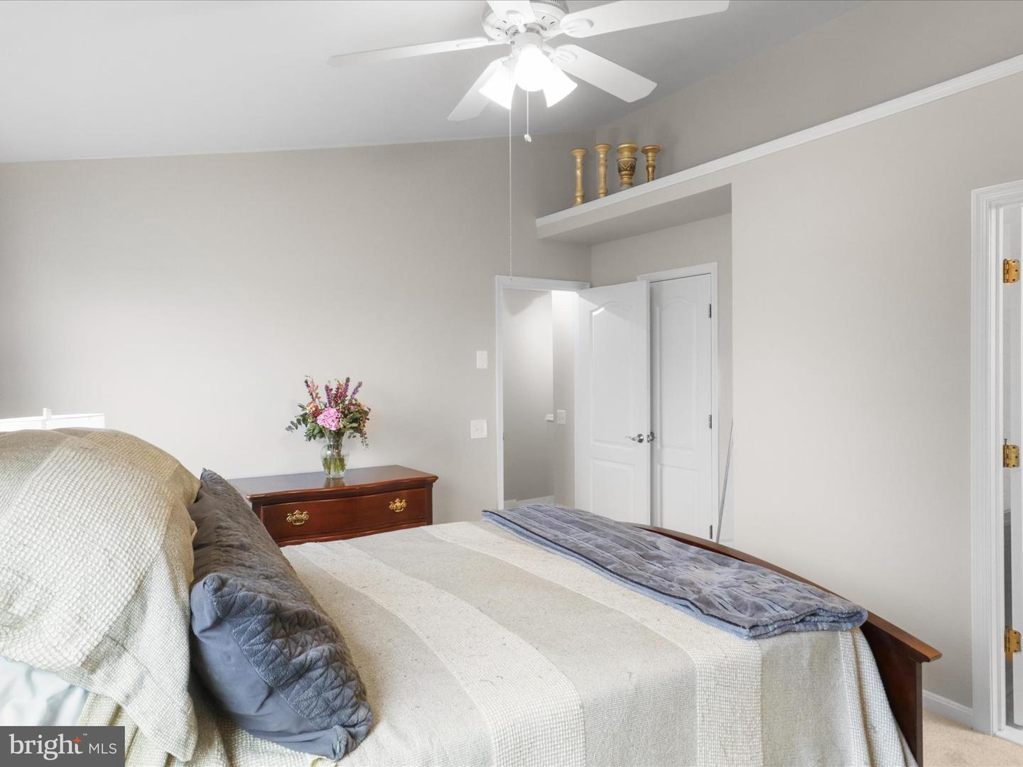 1909 KENWOOD AVE #303, ALEXANDRIA, Virginia 22302, 2 Bedrooms Bedrooms, ,2 BathroomsBathrooms,Residential,For sale,1909 KENWOOD AVE #303,VAAX2043868 MLS # VAAX2043868