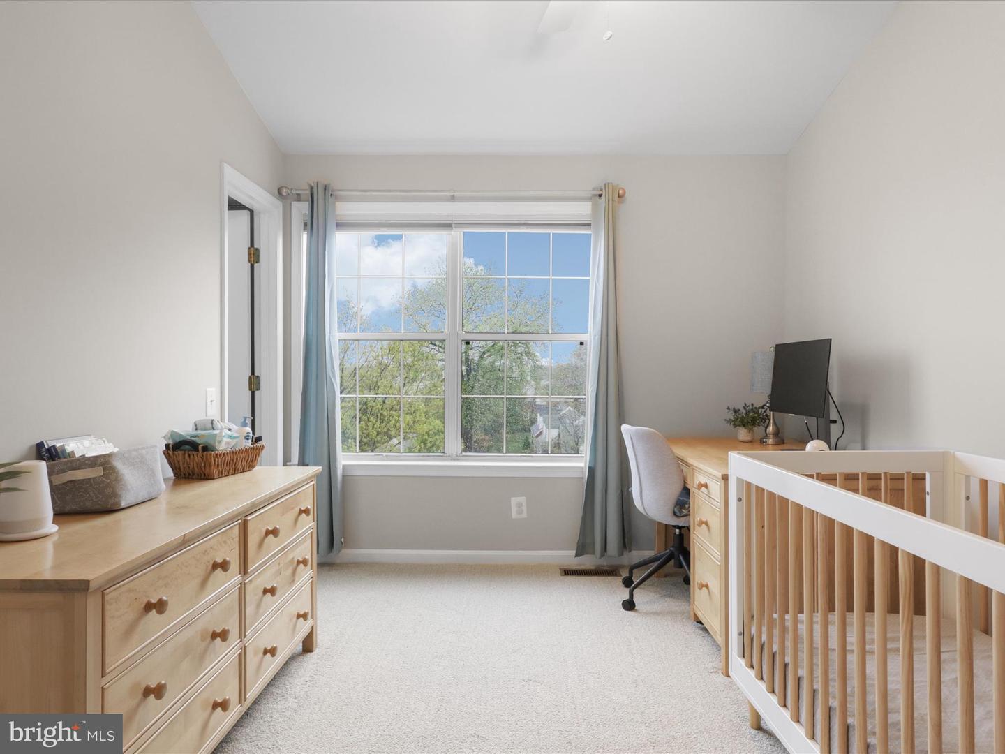 1909 KENWOOD AVE #303, ALEXANDRIA, Virginia 22302, 2 Bedrooms Bedrooms, ,2 BathroomsBathrooms,Residential,For sale,1909 KENWOOD AVE #303,VAAX2043868 MLS # VAAX2043868