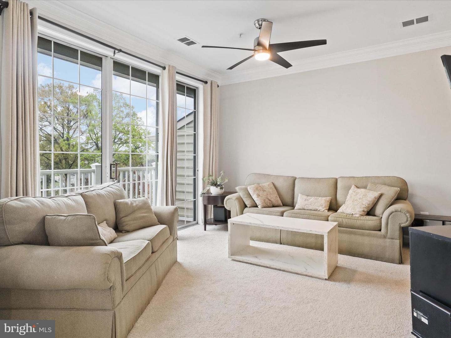 1909 KENWOOD AVE #303, ALEXANDRIA, Virginia 22302, 2 Bedrooms Bedrooms, ,2 BathroomsBathrooms,Residential,For sale,1909 KENWOOD AVE #303,VAAX2043868 MLS # VAAX2043868