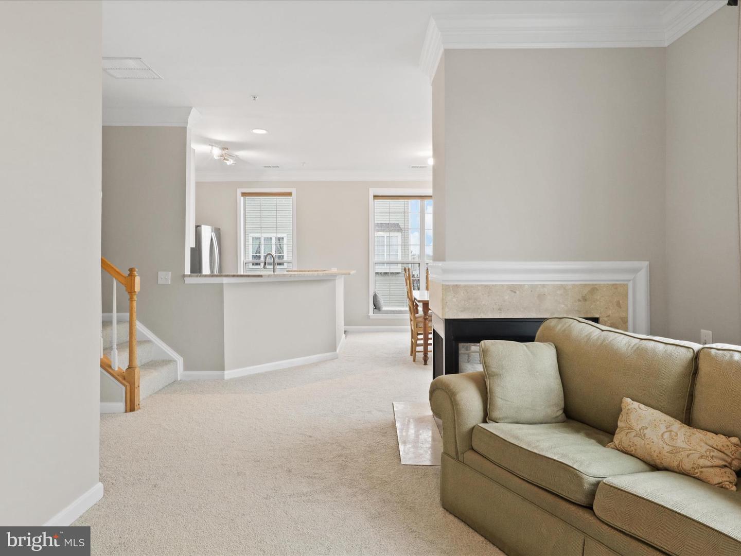 1909 KENWOOD AVE #303, ALEXANDRIA, Virginia 22302, 2 Bedrooms Bedrooms, ,2 BathroomsBathrooms,Residential,For sale,1909 KENWOOD AVE #303,VAAX2043868 MLS # VAAX2043868