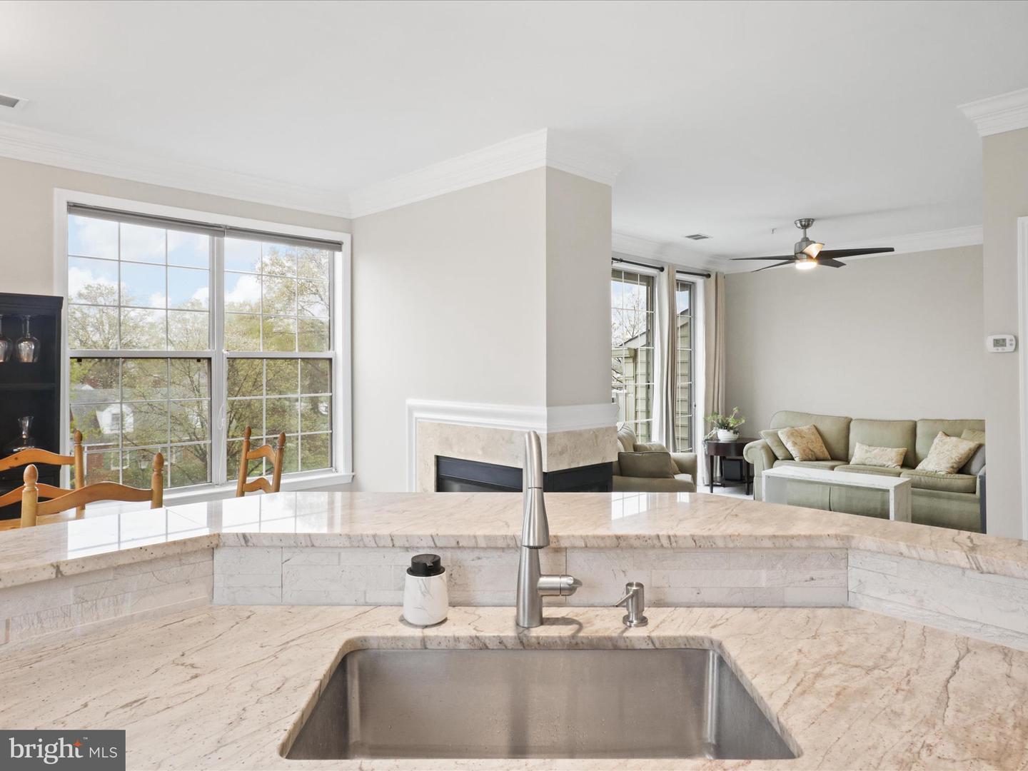 1909 KENWOOD AVE #303, ALEXANDRIA, Virginia 22302, 2 Bedrooms Bedrooms, ,2 BathroomsBathrooms,Residential,For sale,1909 KENWOOD AVE #303,VAAX2043868 MLS # VAAX2043868