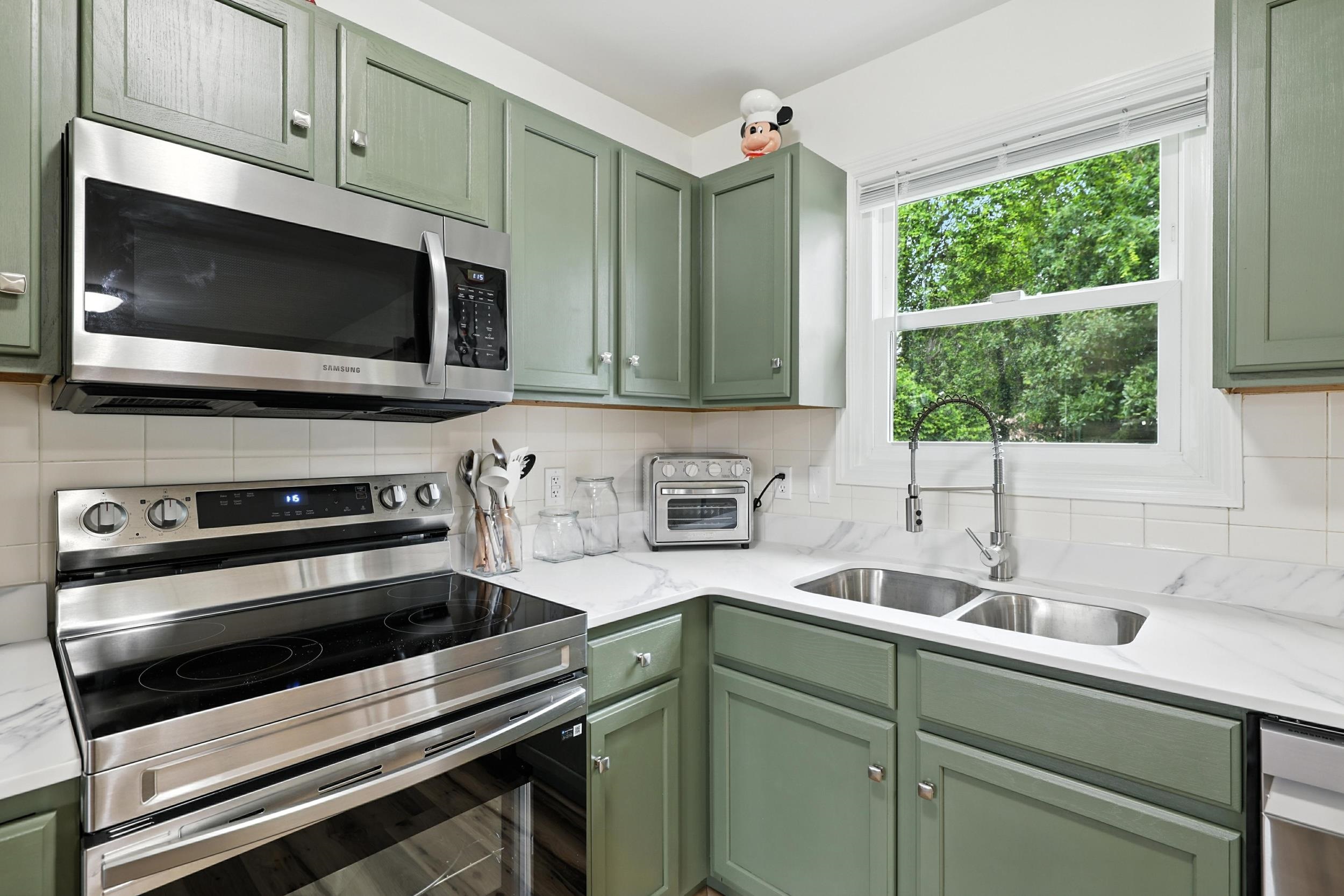 14 AUBURN DR, GROTTOES, Virginia 24441, 3 Bedrooms Bedrooms, ,2 BathroomsBathrooms,Residential,14 Auburn Dr, Grottoes, VA 24441,14 AUBURN DR,665864 MLS # 665864