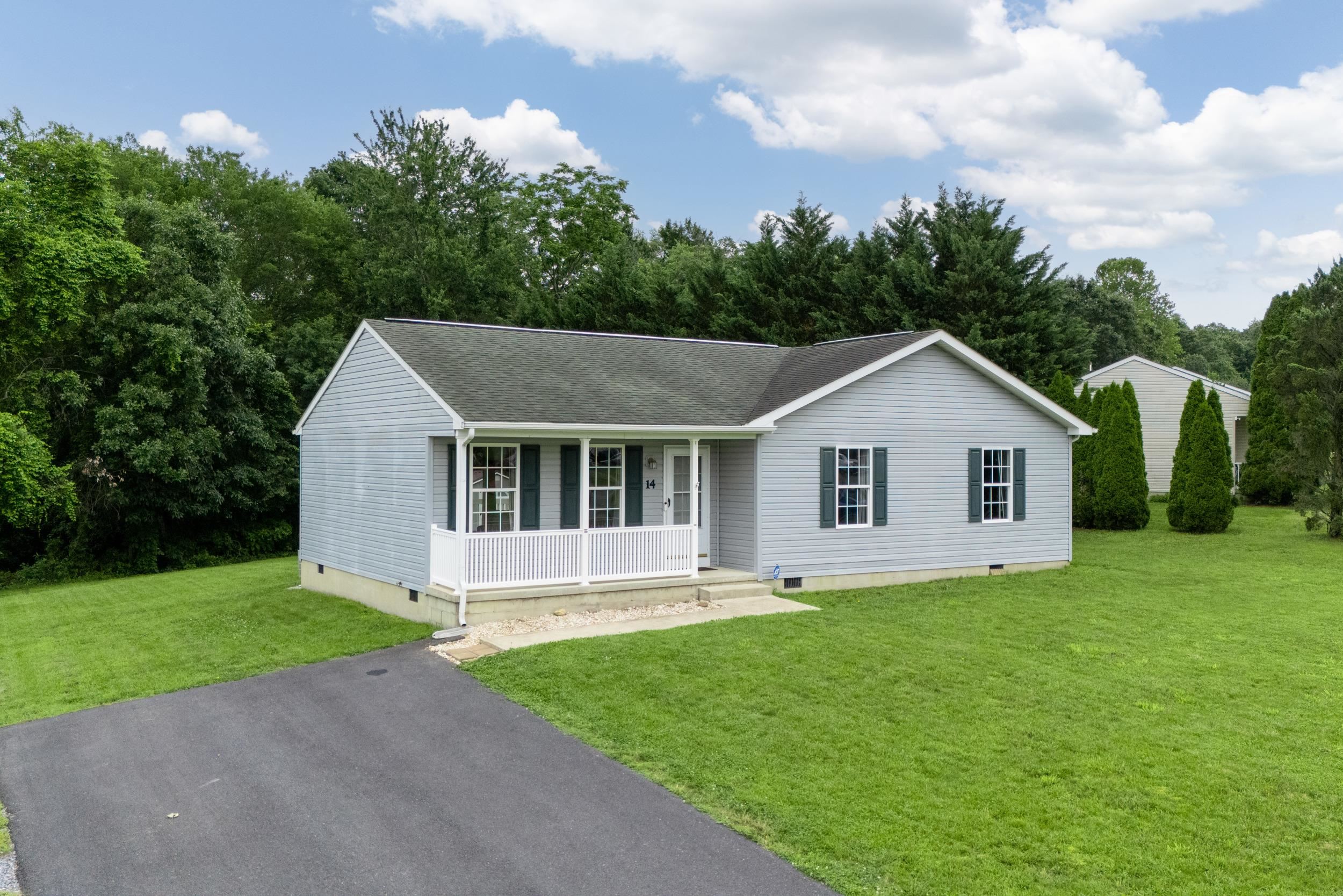 14 AUBURN DR, GROTTOES, Virginia 24441, 3 Bedrooms Bedrooms, ,2 BathroomsBathrooms,Residential,14 Auburn Dr, Grottoes, VA 24441,14 AUBURN DR,665864 MLS # 665864