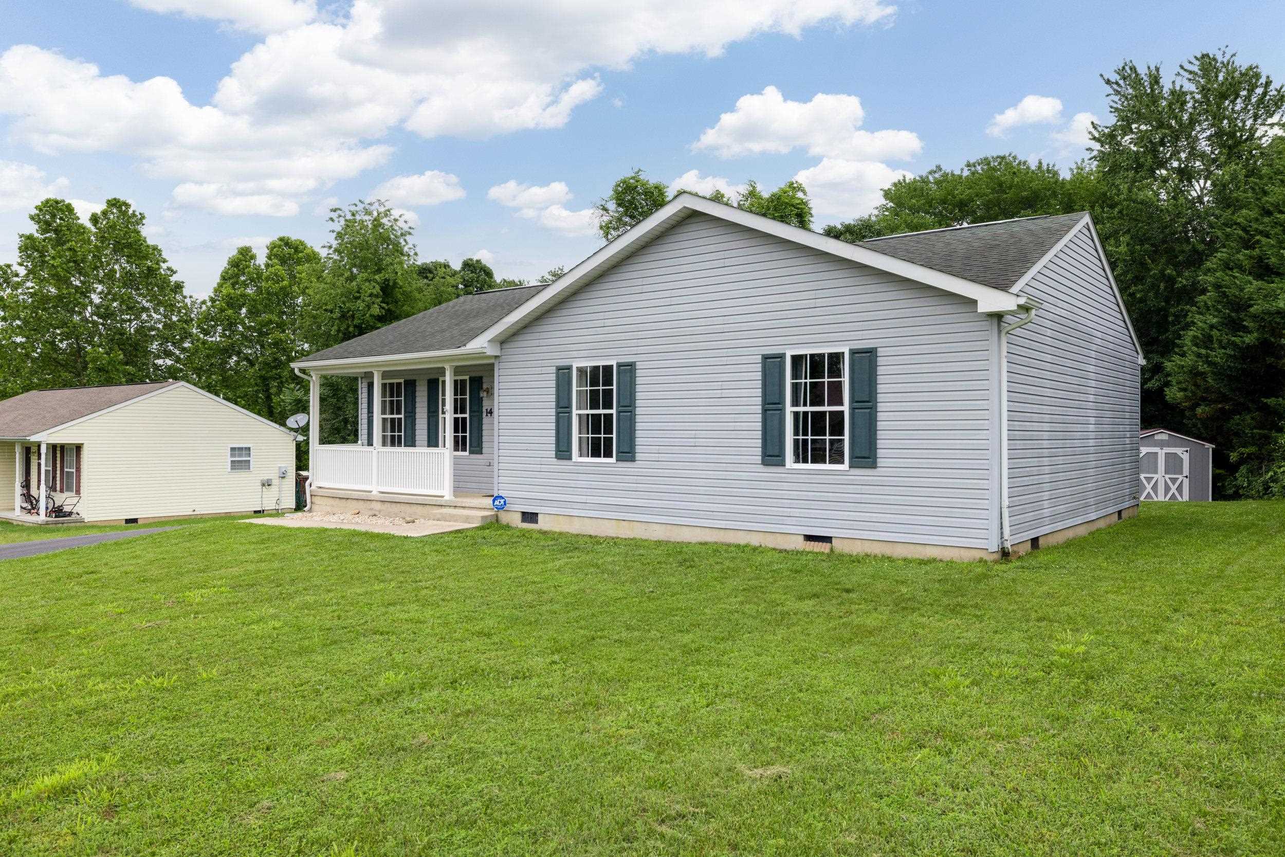 14 AUBURN DR, GROTTOES, Virginia 24441, 3 Bedrooms Bedrooms, ,2 BathroomsBathrooms,Residential,14 Auburn Dr, Grottoes, VA 24441,14 AUBURN DR,665864 MLS # 665864