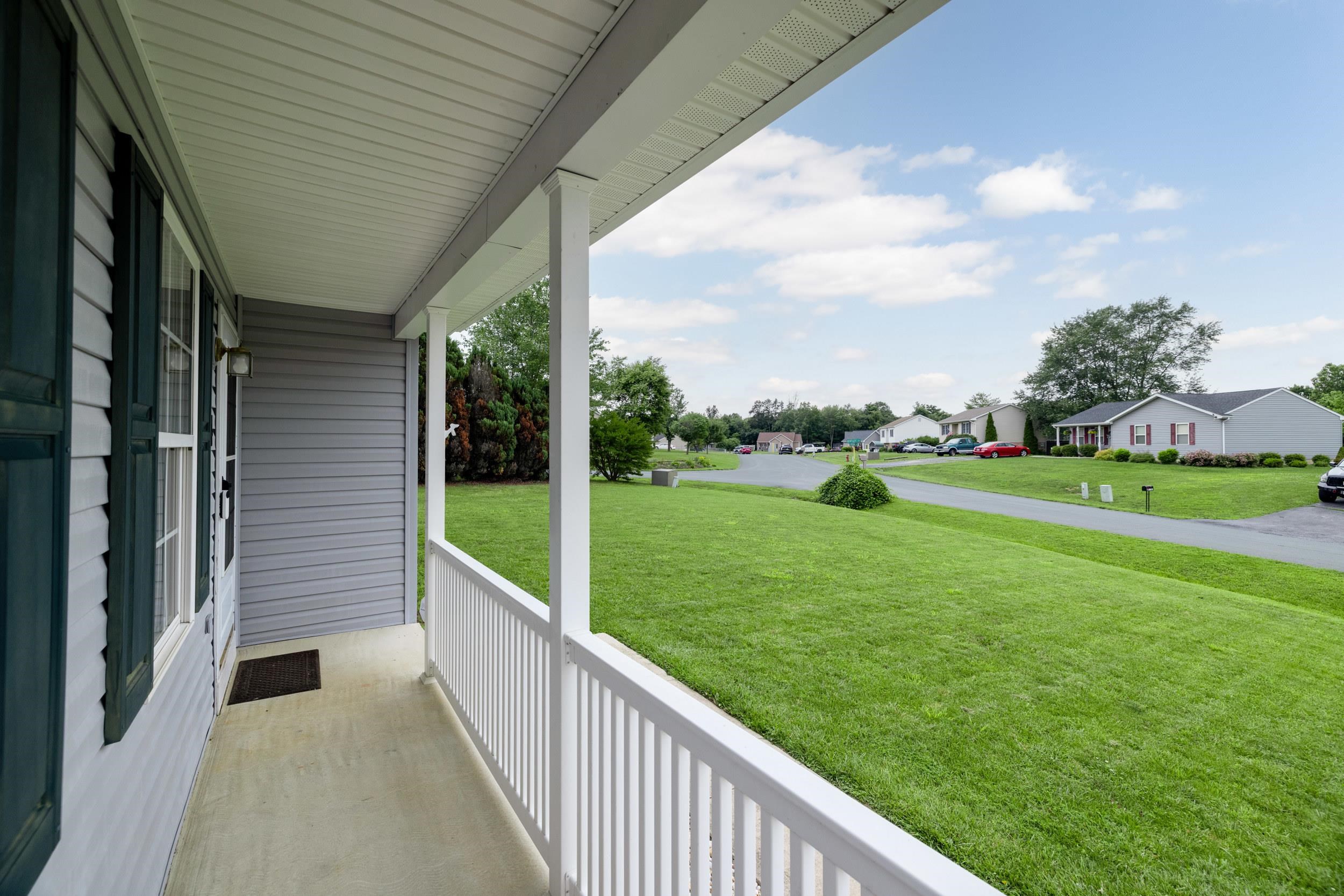 14 AUBURN DR, GROTTOES, Virginia 24441, 3 Bedrooms Bedrooms, ,2 BathroomsBathrooms,Residential,14 Auburn Dr, Grottoes, VA 24441,14 AUBURN DR,665864 MLS # 665864