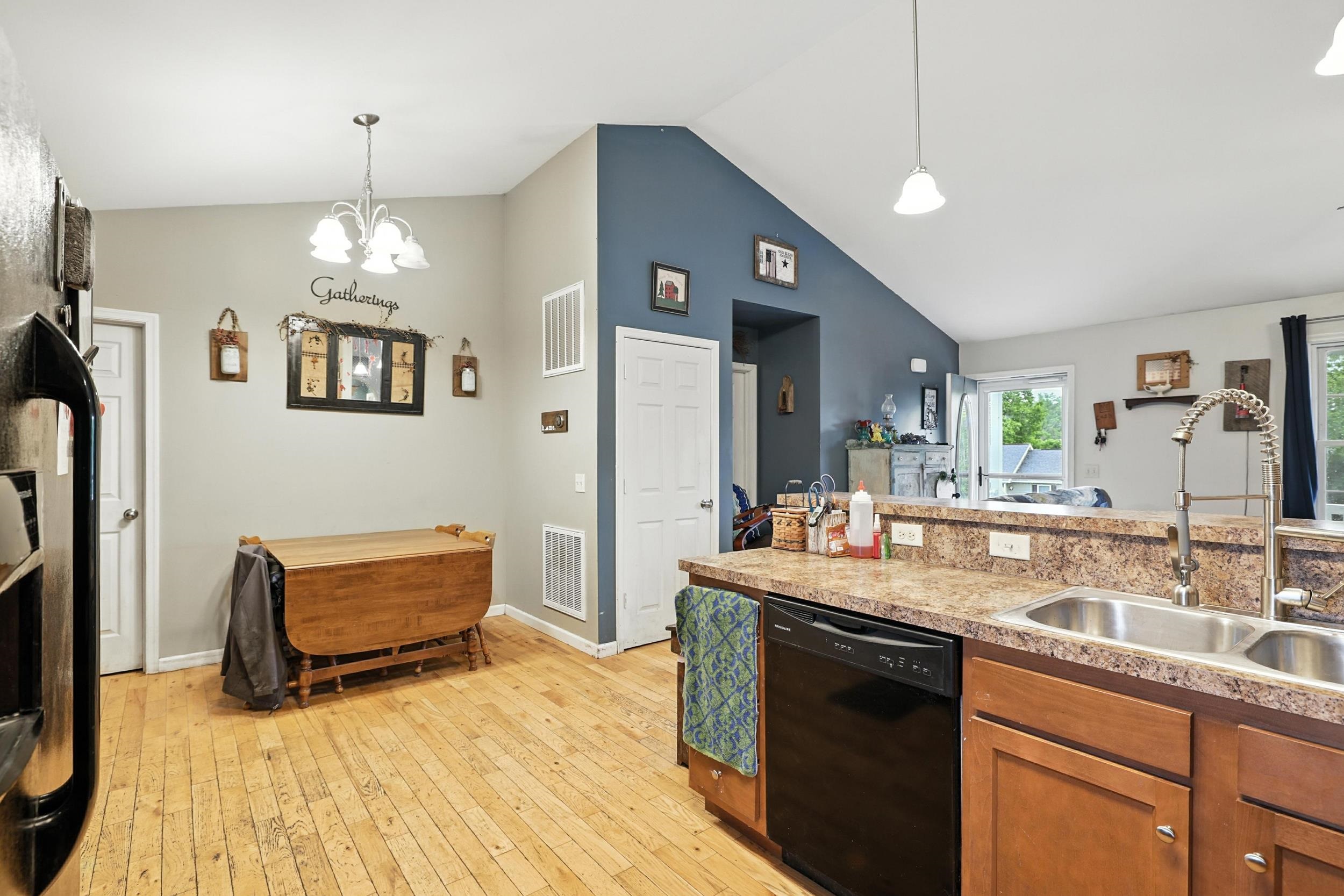 14975 WOODCREEK LN, TIMBERVILLE, Virginia 22853, 3 Bedrooms Bedrooms, ,2 BathroomsBathrooms,Residential,14975 Woodcreek Lane, Timberville, VA 22853,14975 WOODCREEK LN,665865 MLS # 665865