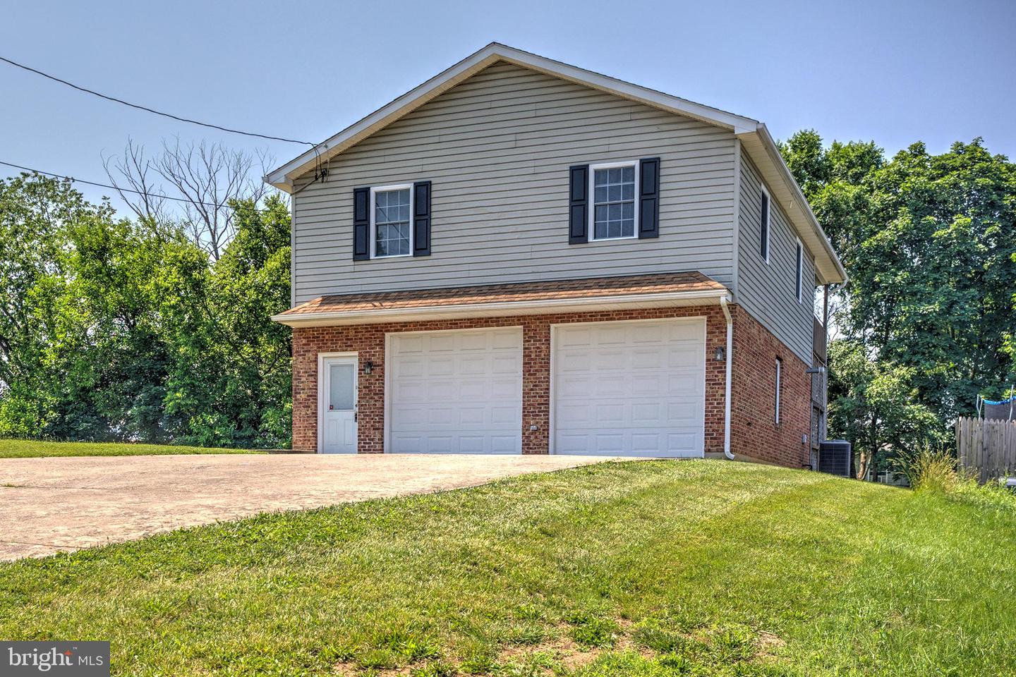 363 ALSBERRY ST, STRASBURG, Virginia 22657, 1 Bedroom Bedrooms, ,2 BathroomsBathrooms,Residential,For sale,363 ALSBERRY ST,VASH2011632 MLS # VASH2011632