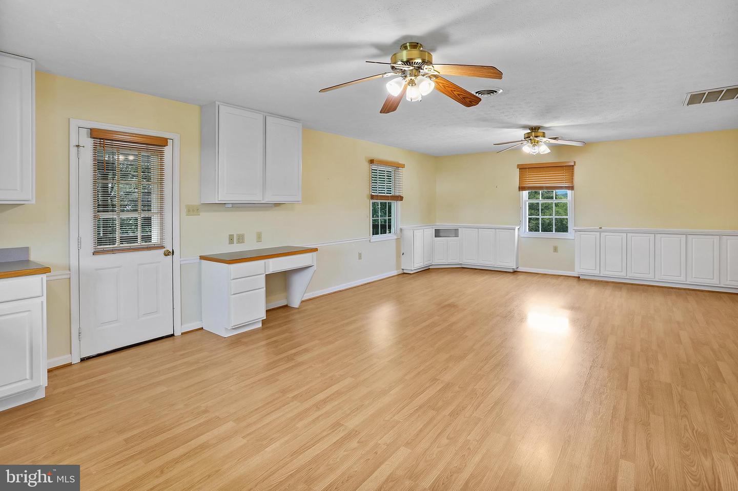 363 ALSBERRY ST, STRASBURG, Virginia 22657, 1 Bedroom Bedrooms, ,2 BathroomsBathrooms,Residential,For sale,363 ALSBERRY ST,VASH2011632 MLS # VASH2011632