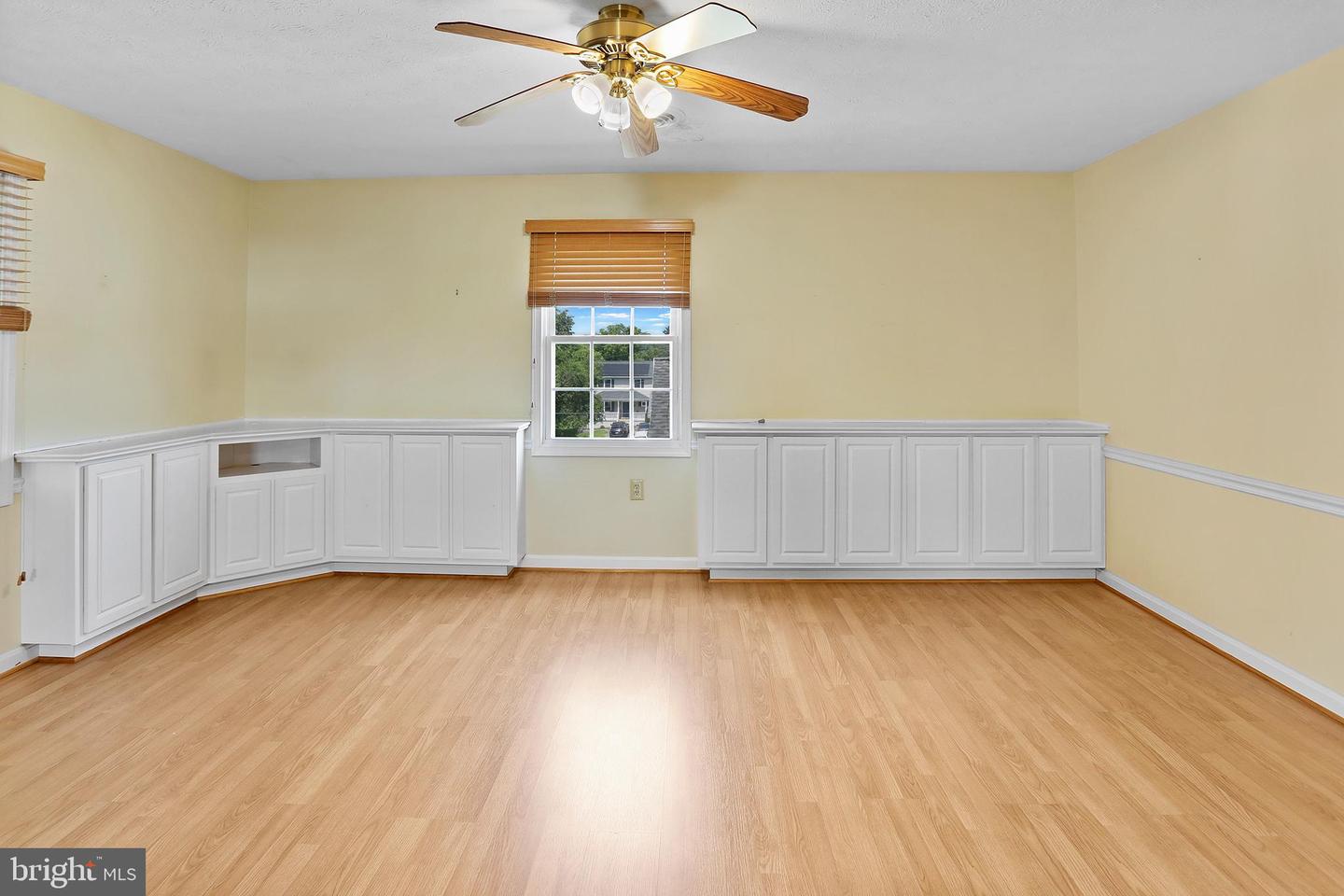 363 ALSBERRY ST, STRASBURG, Virginia 22657, 1 Bedroom Bedrooms, ,2 BathroomsBathrooms,Residential,For sale,363 ALSBERRY ST,VASH2011632 MLS # VASH2011632