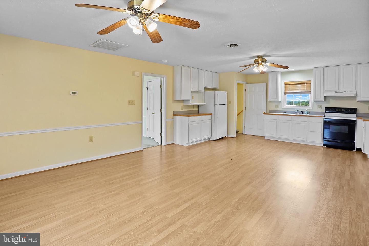 363 ALSBERRY ST, STRASBURG, Virginia 22657, 1 Bedroom Bedrooms, ,2 BathroomsBathrooms,Residential,For sale,363 ALSBERRY ST,VASH2011632 MLS # VASH2011632