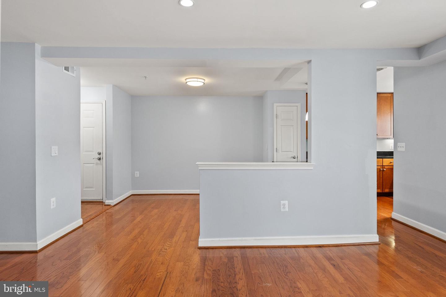 4165 S FOUR MILE RUN DR #203, ARLINGTON, Virginia 22204, 2 Bedrooms Bedrooms, ,2 BathroomsBathrooms,Residential,For sale,4165 S FOUR MILE RUN DR #203,VAAR2059012 MLS # VAAR2059012