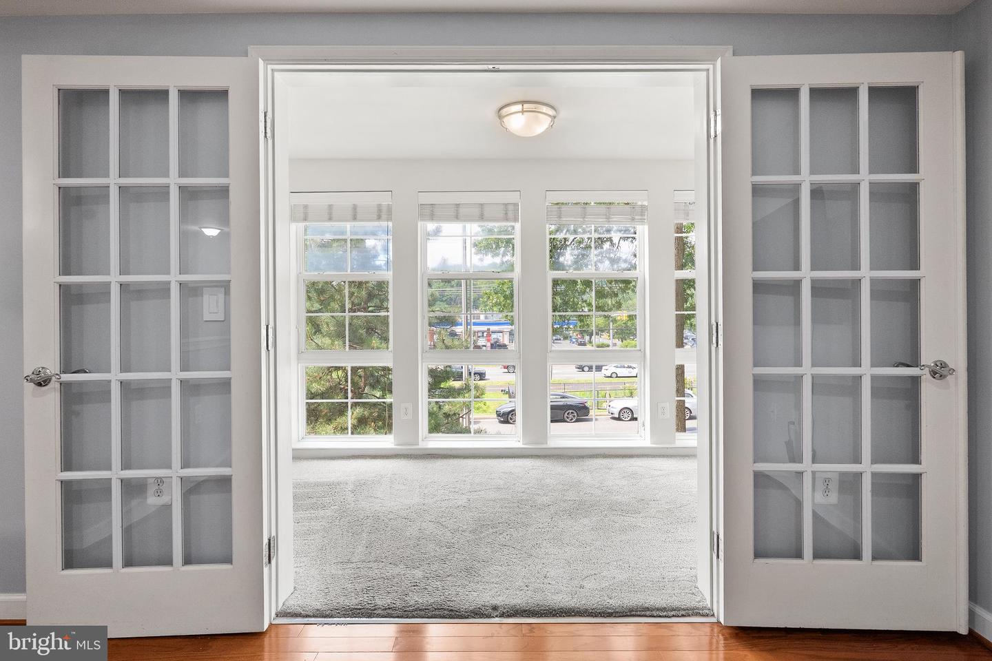 4165 S FOUR MILE RUN DR #203, ARLINGTON, Virginia 22204, 2 Bedrooms Bedrooms, ,2 BathroomsBathrooms,Residential,For sale,4165 S FOUR MILE RUN DR #203,VAAR2059012 MLS # VAAR2059012