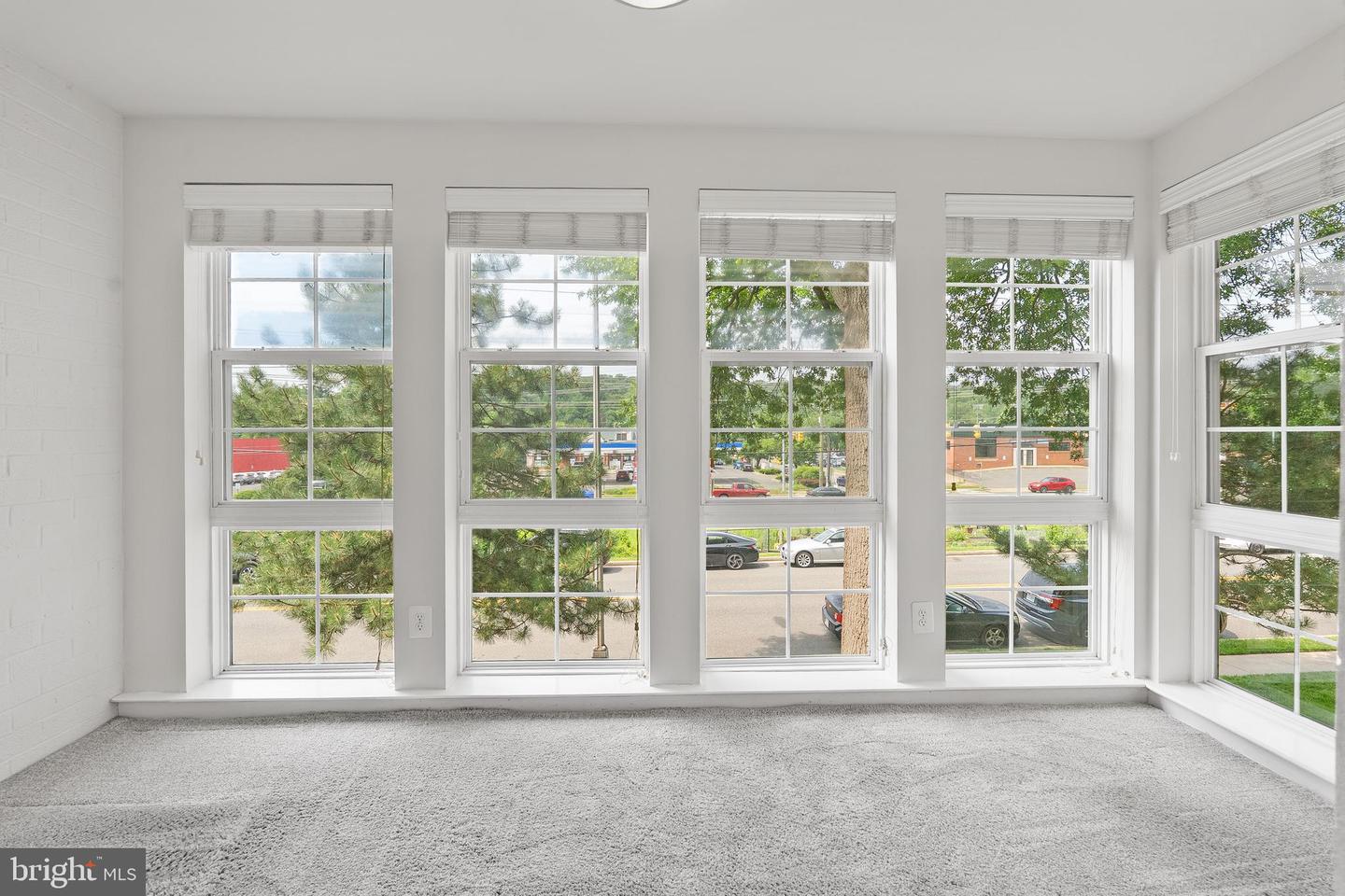 4165 S FOUR MILE RUN DR #203, ARLINGTON, Virginia 22204, 2 Bedrooms Bedrooms, ,2 BathroomsBathrooms,Residential,For sale,4165 S FOUR MILE RUN DR #203,VAAR2059012 MLS # VAAR2059012