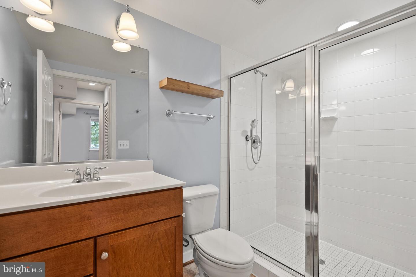 4165 S FOUR MILE RUN DR #203, ARLINGTON, Virginia 22204, 2 Bedrooms Bedrooms, ,2 BathroomsBathrooms,Residential,For sale,4165 S FOUR MILE RUN DR #203,VAAR2059012 MLS # VAAR2059012
