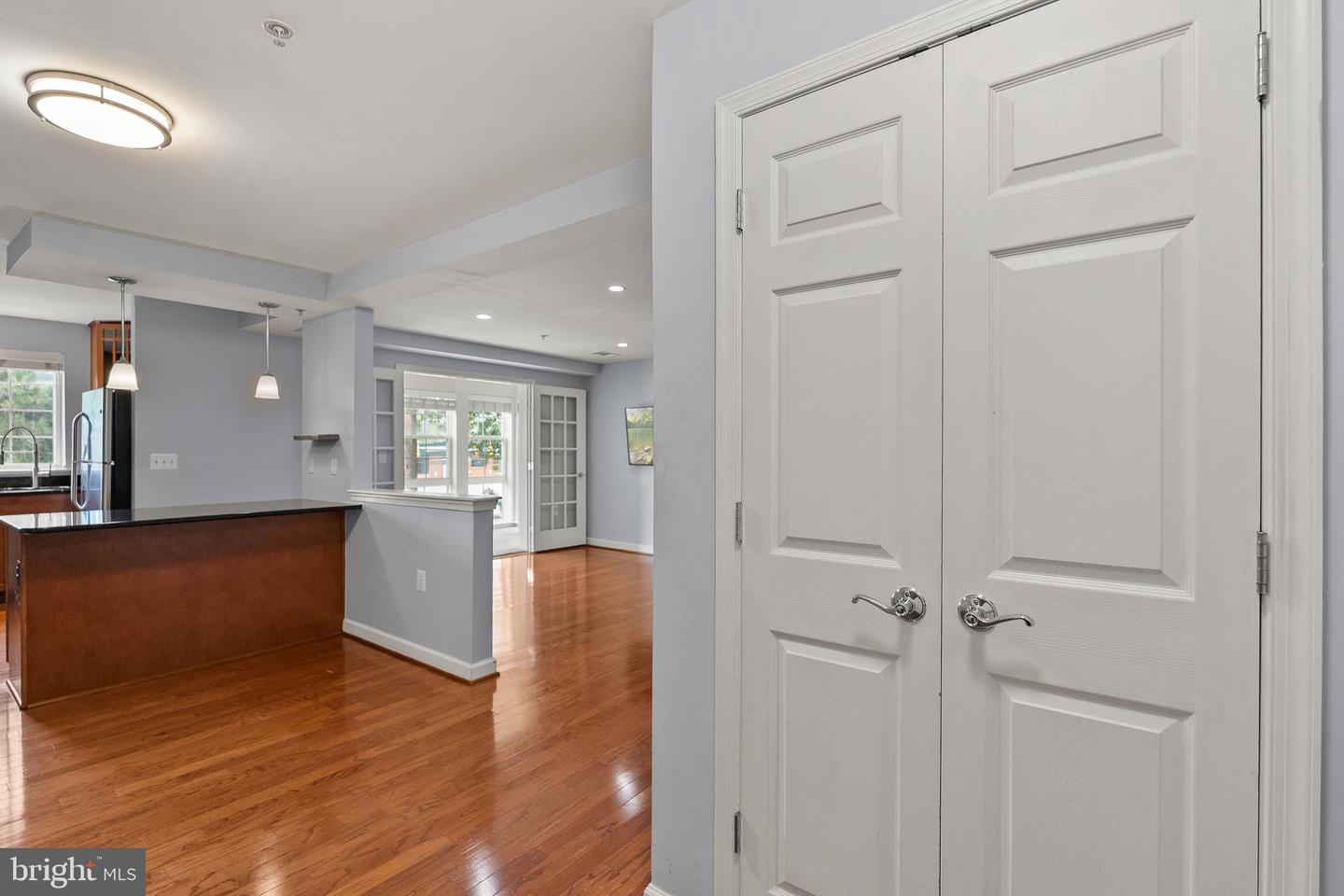 4165 S FOUR MILE RUN DR #203, ARLINGTON, Virginia 22204, 2 Bedrooms Bedrooms, ,2 BathroomsBathrooms,Residential,For sale,4165 S FOUR MILE RUN DR #203,VAAR2059012 MLS # VAAR2059012